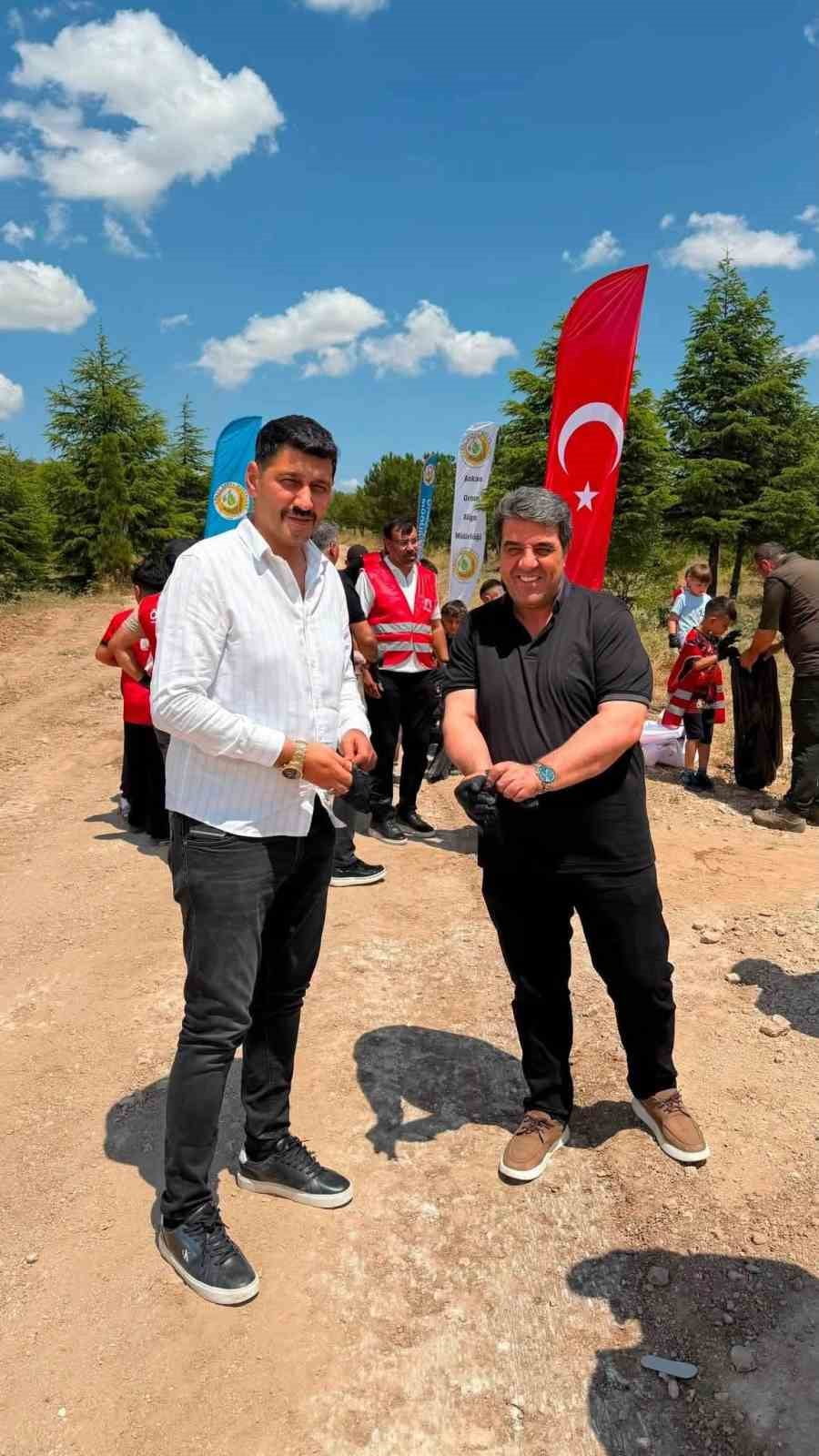 ANAHTAR PARTİ KIRŞEHİR İL BAŞKANLIĞI, KINDAM TOKİ ORMANLIĞI'NDA DÜZENLENEN ORMAN TEMİZLİĞİ...