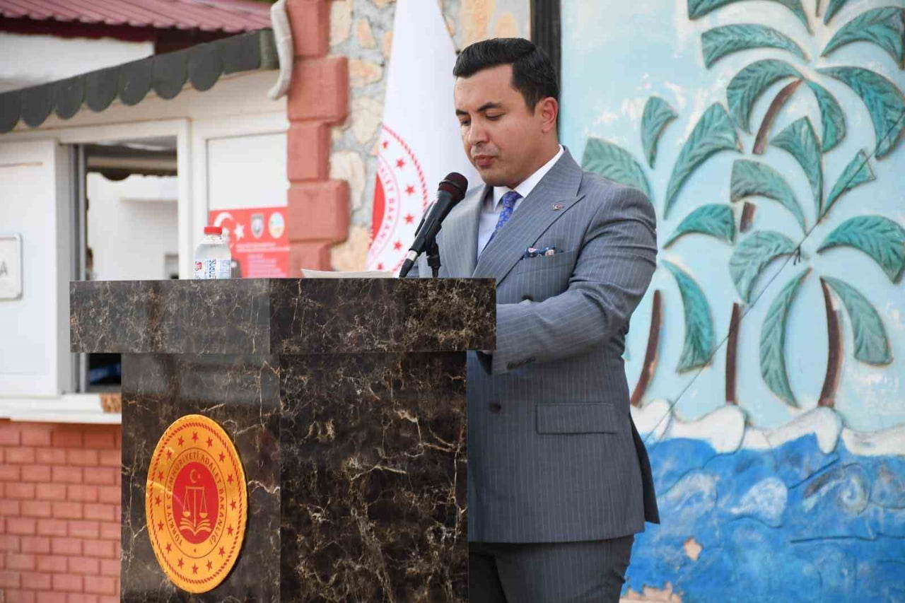 ANAMUR CUMHURİYET BAŞSAVCISI TANJU ÇATLI, "ADALET MESLEĞİMİZ DEĞİL, VİCDANIMIZDIR" DEDİ.