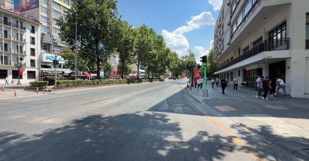 ANKARA'DA NATO (KUZEY ATLANTİK ANTLAŞMASI ÖRGÜTÜ) ZİRVESİ BAŞLADI. BU VESİLEYLE KIZILAY MEYDANI VE...