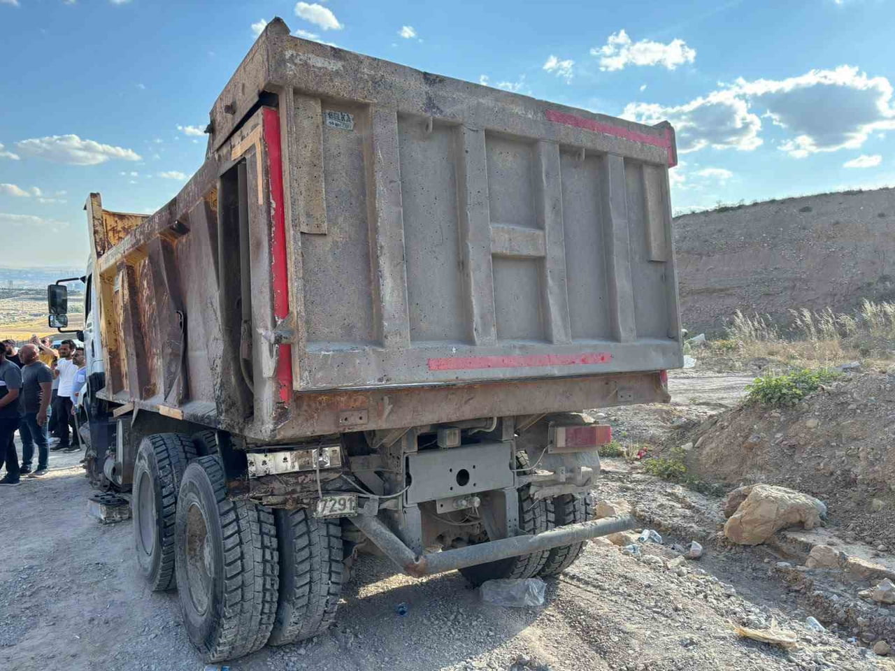 ANKARA'NIN KEÇİÖREN İLÇESİNDE ANKARA BÜYÜKŞEHİR BELEDİYESİ'NE (ABB) AİT BİR HAFRİYAT KAMYONUN FREN...