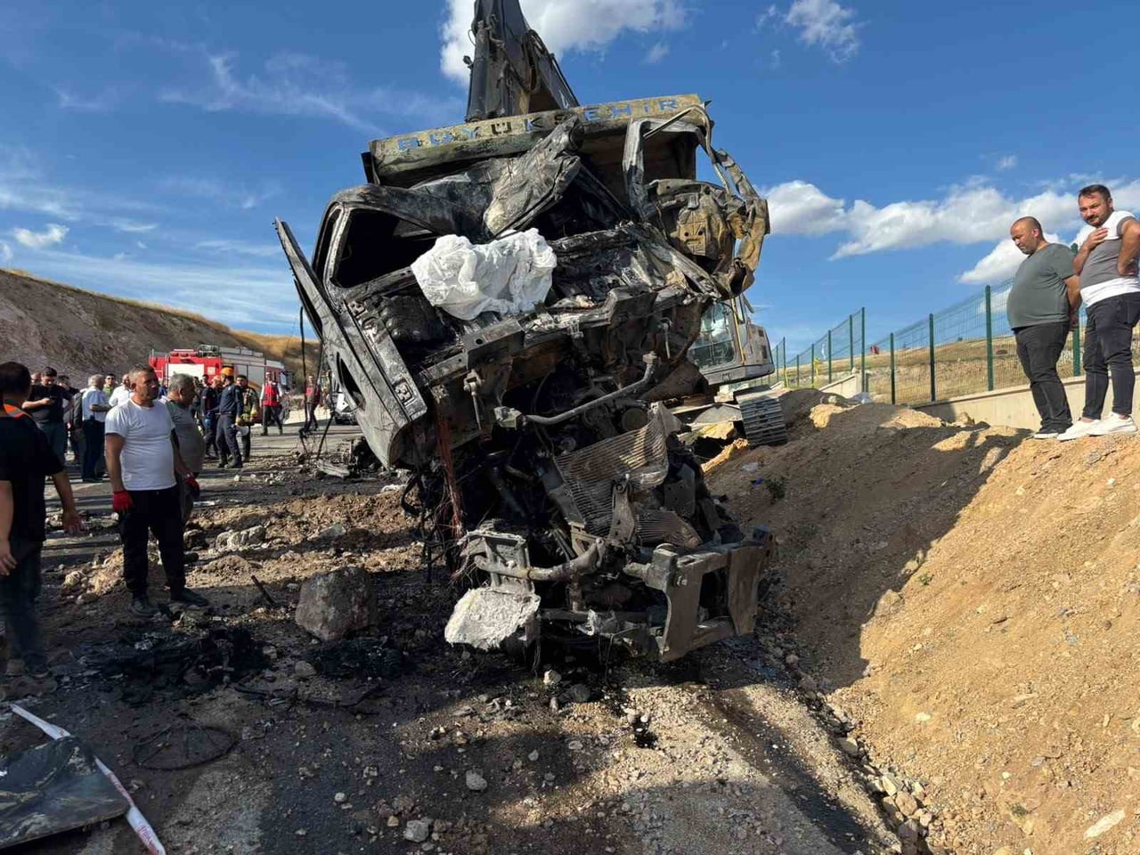 ANKARA'NIN KEÇİÖREN İLÇESİNDE ANKARA BÜYÜKŞEHİR BELEDİYESİ'NE (ABB) AİT BİR KAMYONUN FREN...