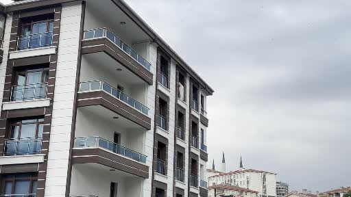 Ankara’da 4. katta intihara kalkışan şahsı polis ekibi ikna etti