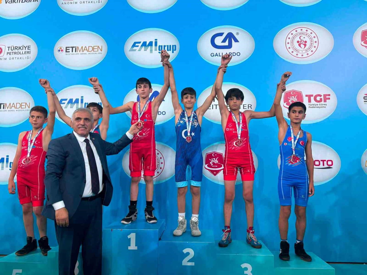 ANKARA’DA DÜZENLENEN 2026 MİNİKLER TÜRKİYE GÜREŞ ŞAMPİYONASI'NDA MÜCADELE EDEN SİVAS GÜCÜ...