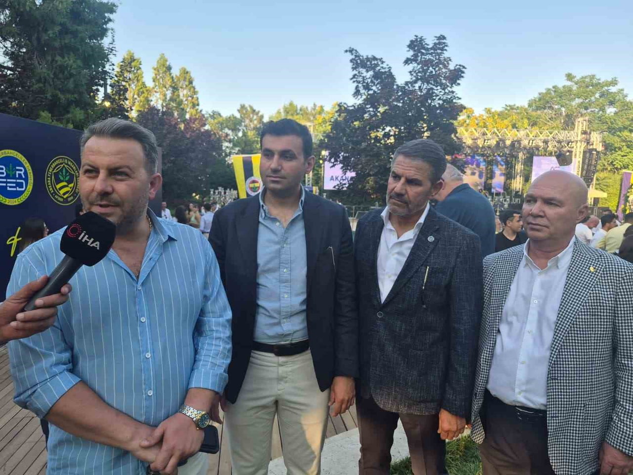 ANKARA FENERBAHÇELİ İŞ İNSANLARI DERNEĞİ BAŞKANI COŞKUN SAMANCI (SOLDAKİ) VE DİĞER...