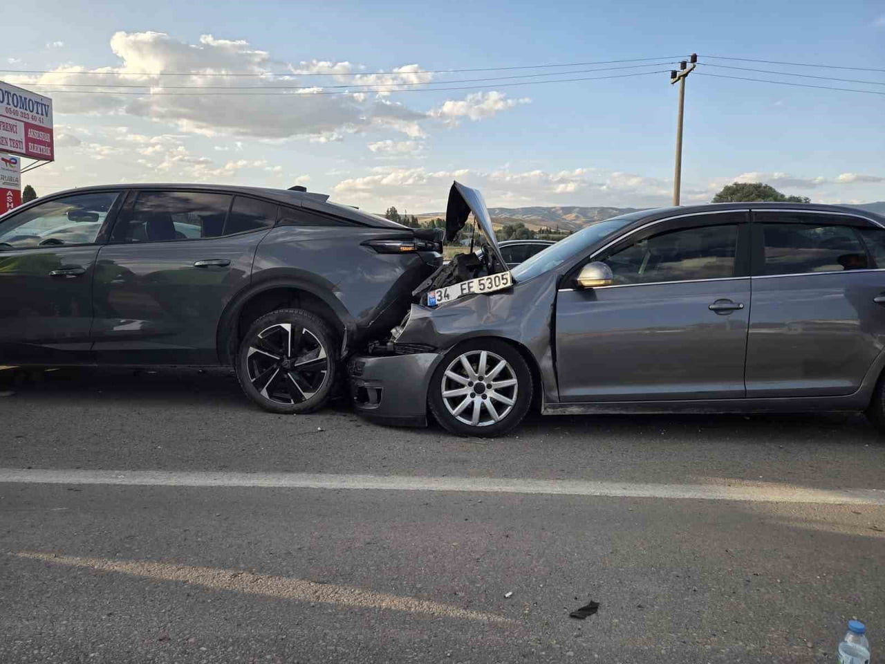 ANKARA’NIN ELMADAĞ İLÇESİNDE 5 ARACIN KARIŞTIĞI ZİNCİRLEME TRAFİK KAZASINDA 5 KİŞİ...