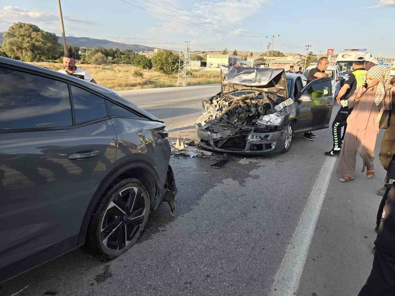 ANKARA’NIN ELMADAĞ İLÇESİNDE 5 ARACIN KARIŞTIĞI ZİNCİRLEME TRAFİK KAZASINDA 5 KİŞİ...