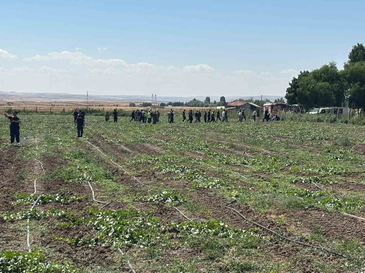 ANKARA TEMELLİ’DE R44 TİPİ BİR EĞİTİM HELİKOPTERİNİN DÜŞMESİ SONUCU 2 KİŞİ...