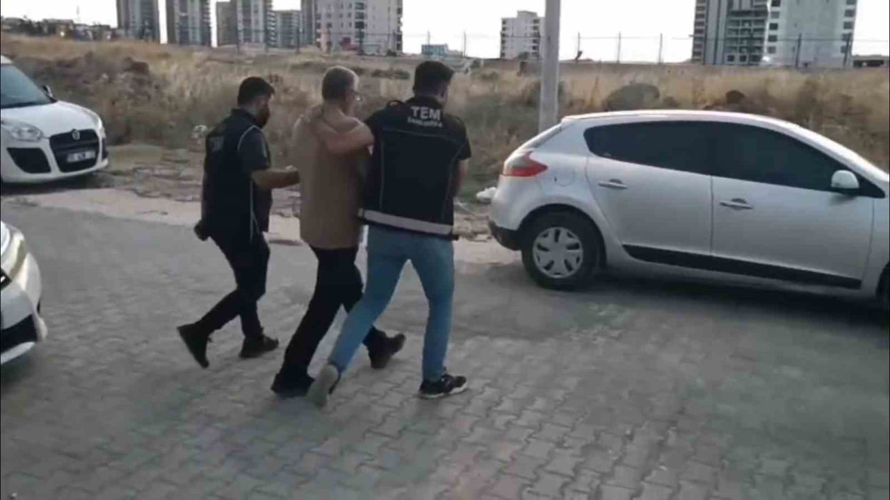 ANLIURFA’DA POLİS EKİPLERİ TARAFINDAN TKP-ML SİLAHLI TERÖR ÖRGÜTÜNE YÖNELİK GERÇEKLEŞTİRİLEN...