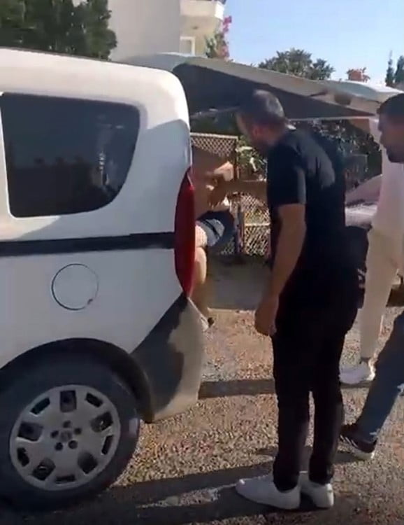 ANTALYA'DA HAKKINDA ÇEŞİTLİ SUÇLARDAN KESİNLEŞMİŞ TOPLAM 31 YIL 3 AY HAPİS CEZASI BULUNAN FİRARİ...