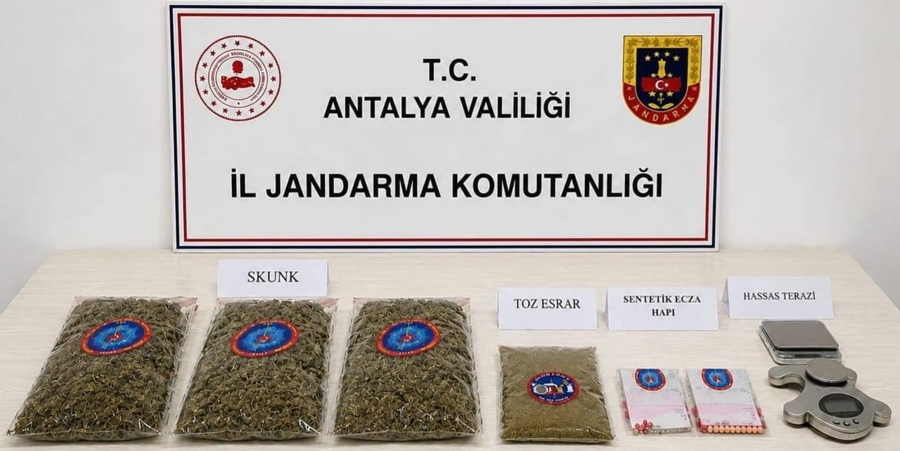 ANTALYA'DA JANDARMA TARAFINDAN YAPILAN OPERASYONDA ÇOK MİKTARDA UYUŞTURUCU ELE GEÇİRİLDİ.