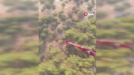 Antalya'da ormanlık alanda yangını söndürme çalışmaları sürüyor