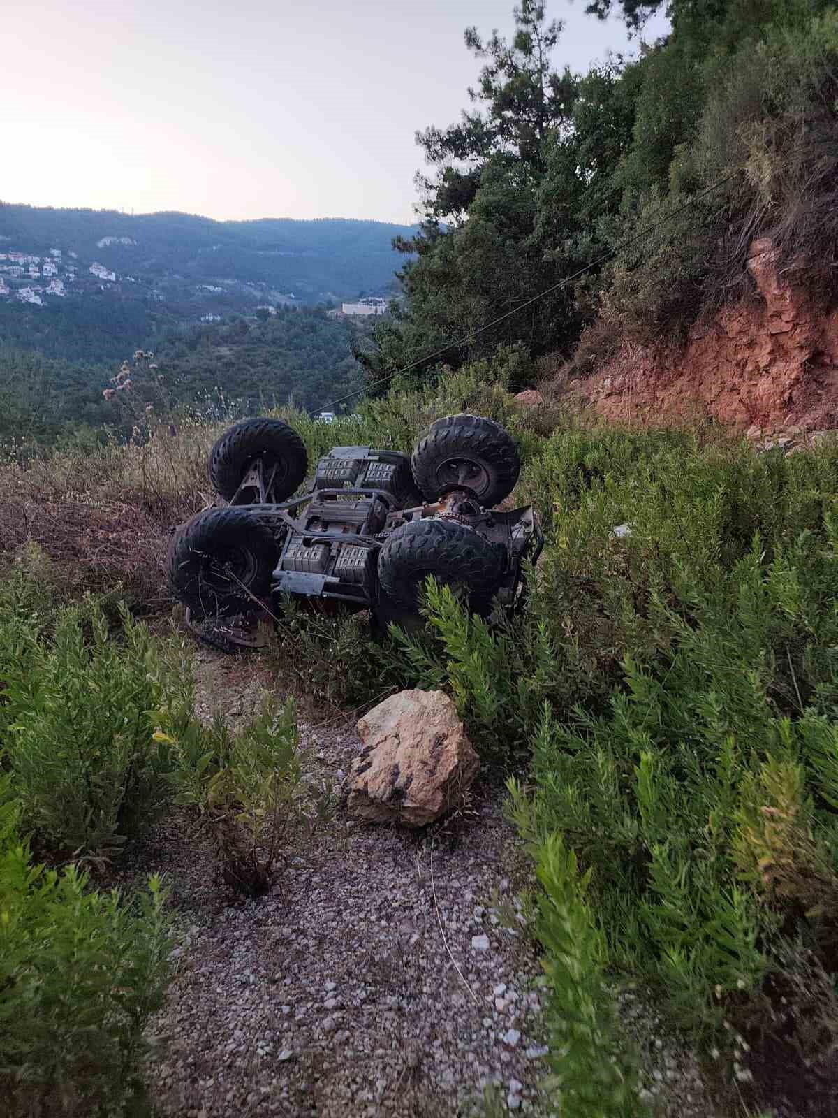 ANTALYA'NIN ALANYA İLÇESİNDE KONTROLDEN ÇIKAN ATV ARACI YAKLAŞIK 20 METRELİK UÇURUMA YUVARLANDI....