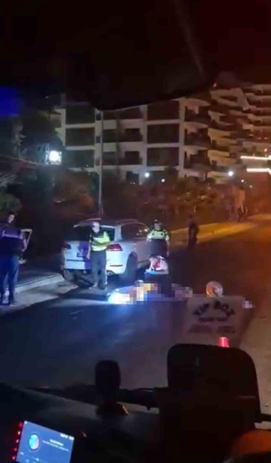 ANTALYA'NIN ALANYA İLÇESİNDE MOTOSİKLETİN PARK HALİNDEKİ OTOMOBİLE ÇARPMASI SONUCU 24 YAŞINDAKİ...