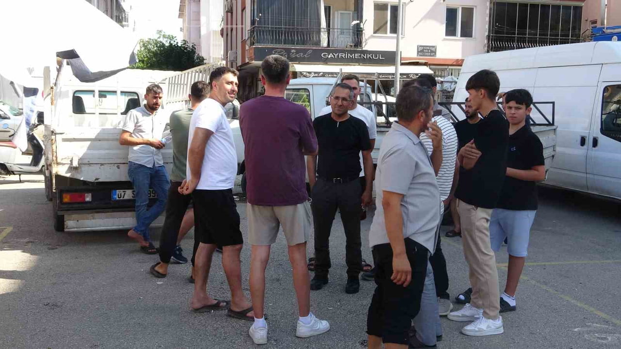 ANTALYA'NIN KEPEZ İLÇESİNDE SALI GÜNLERİ KURULAN PAZARIN ESNAFI, TAŞINACAKLARI YENİ PAZAR YERİNDE...