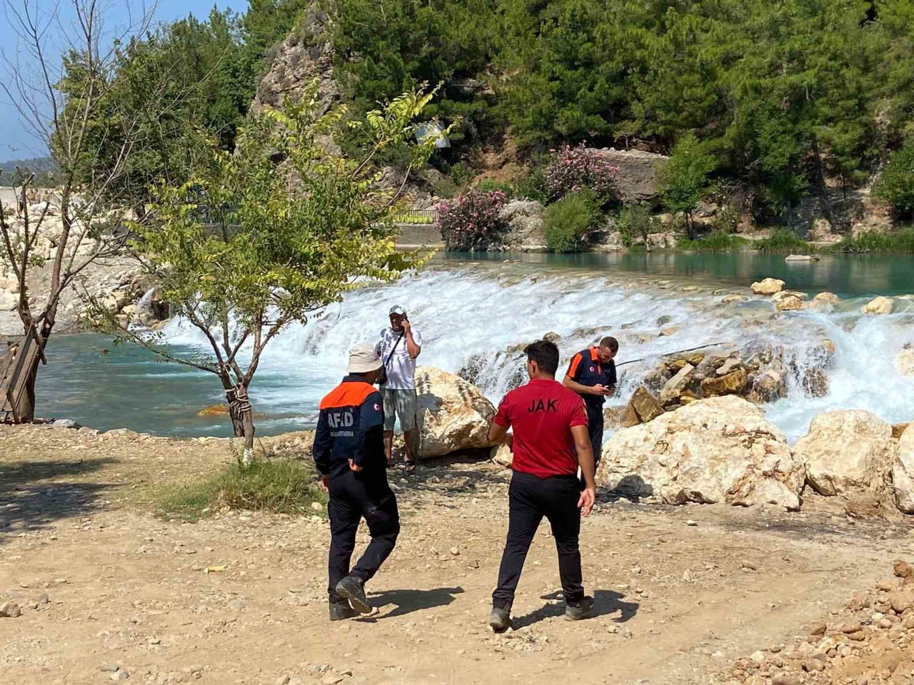 ANTALYA'NIN MANAVGAT İLÇESİNDE PİKNİK YAPMAK İÇİN ARKADAŞLARIYLA BİRLİKTE GİTTİĞİ ALARA ÇAYI'NDA...