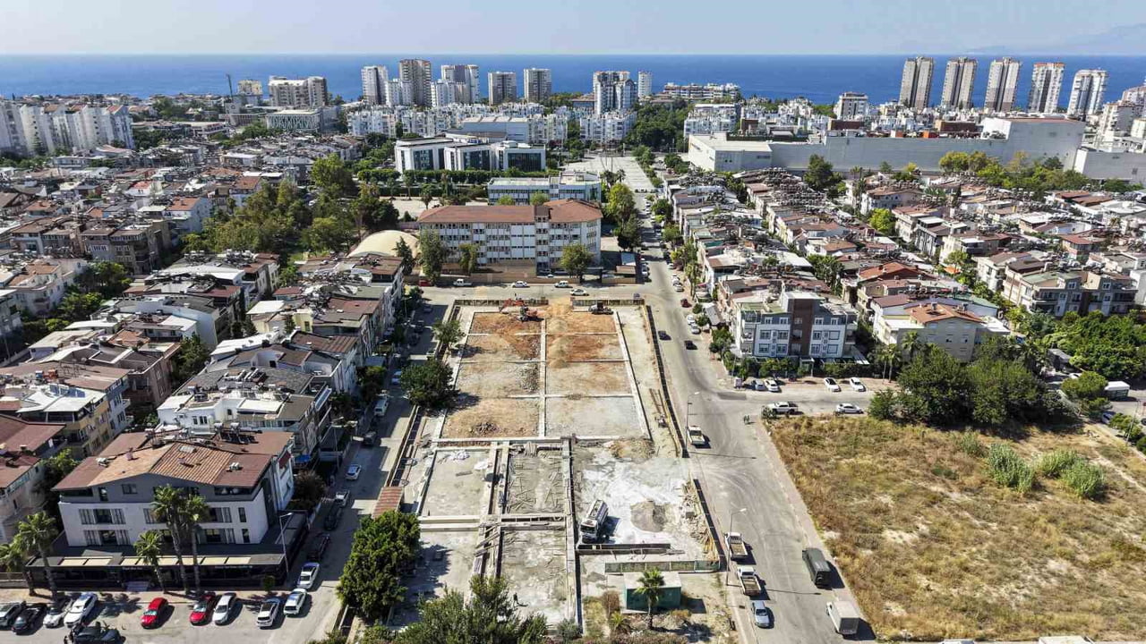 ANTALYA MURATPAŞA BELEDİYESİ, FENER MAHALLESİ’NDE 4 TENİS VE 4 PADEL KORTUNUN YER ALACAĞI FENER...