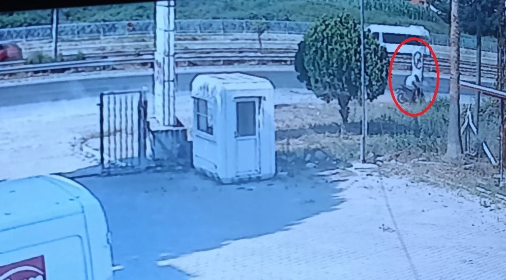 ANTALYA’NIN MANAVGAT İLÇESİNDE SEYİR HALİNDEKİ MOTOSİKLETİN YOL KENARINDAKİ TABELAYA ÇARPMASI...