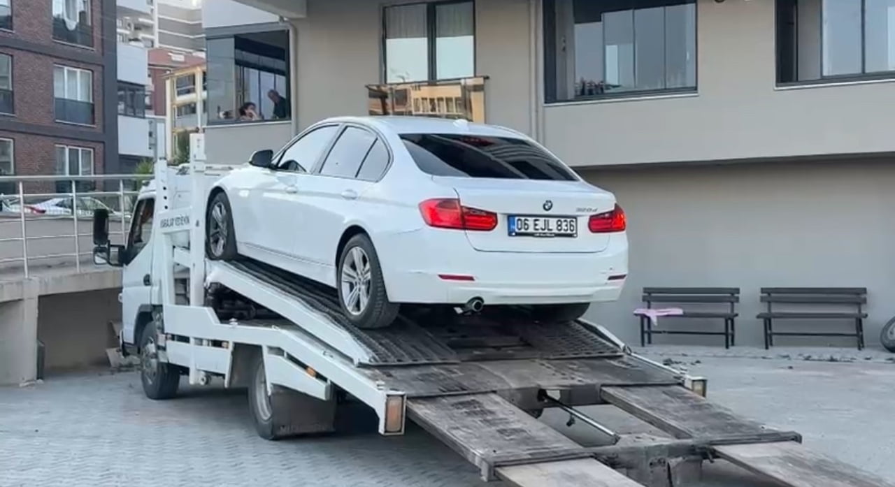 ARAÇ 60 GÜN SÜREYLE YEDİEMİN OTOPARKINA ÇEKİLDİ.
