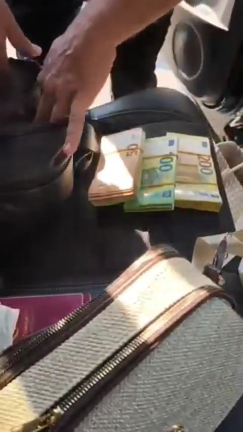 ARAMADA, BEYAN EDİLMEMİŞ 40 BİN EURO İLE 100 BİN TÜRK LİRASI ELE GEÇİRİLDİ.