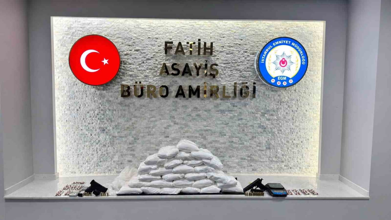 ARAMALARDA 31 KİLOGRAM KOKAİN, 139 ADET KAPSÜL GALARA, 2 ADET RUHSATSIZ TABANCA, 3 ADET HASSAS...
