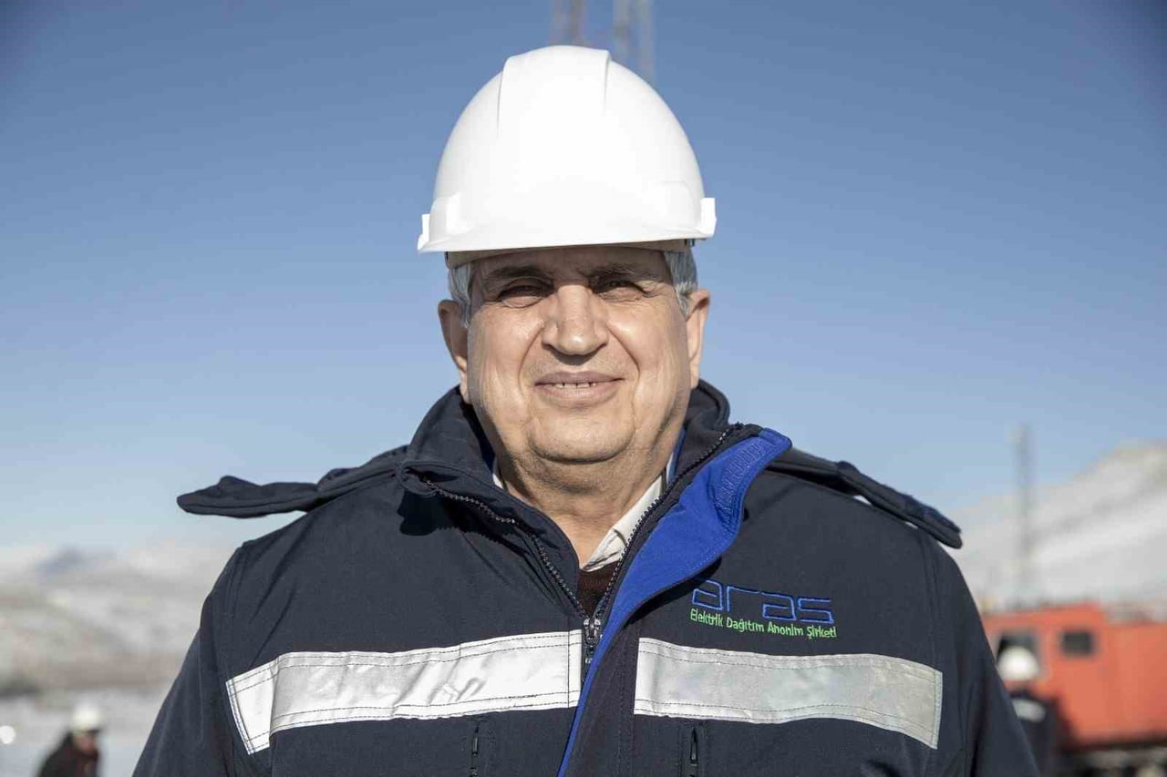 ARAS EDAŞ GENEL MÜDÜRÜ FİKRET AKBAŞ, PLANLI ENERJİ KESİNTİSİ GEREKTİREN ÇALIŞMALAR ÖNCESİNDE...