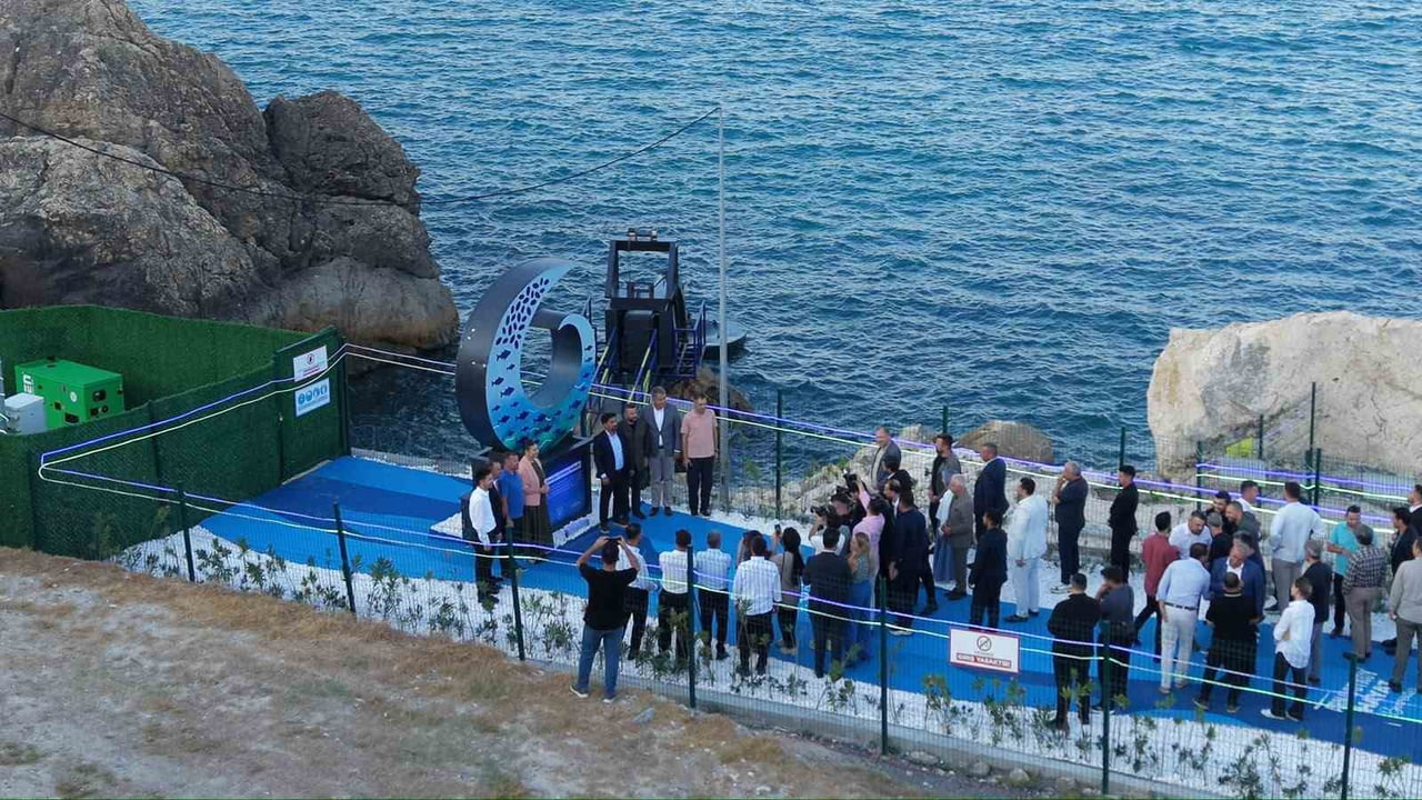 ARNAVUTKÖY BELEDİYESİ'NCE HAYATA GEÇİRİLEN DENİZ DALGA ENERJİSİ ELEKTRİK ÜRETİM ALANI, DÜZENLENEN...