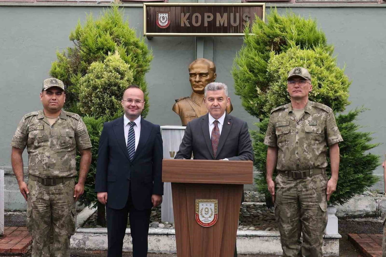 ARTVİN VALİSİ TURAN ERGÜN, GÜRCİSTAN'A SIFIR NOKTASINDAKİ YOLBAŞI HUDUT TAKIM KARAKOLU İLE SARP...
