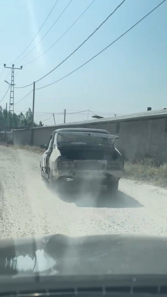 ASA GÖVDESİ DÖKÜLÜRKEN MOTORU ÇALIŞAN ARAÇ İLGİNÇ GÖRÜNTÜ OLUŞTURDU (FOTOĞRAFLI) EMİR ERTEN...