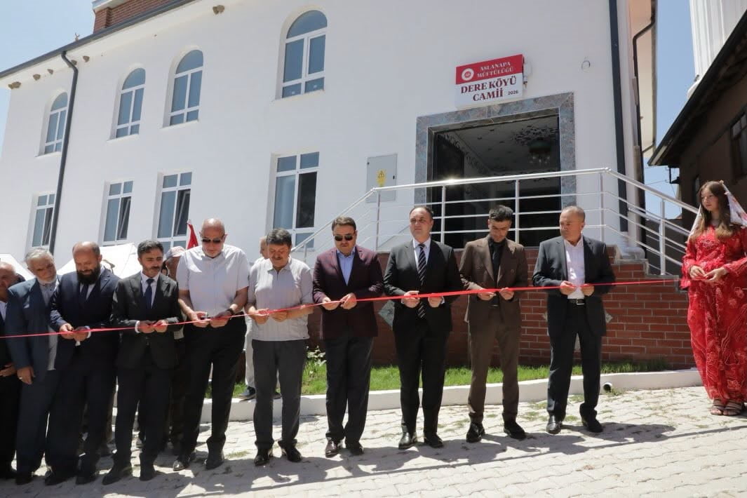 ASLANAPA DERE KÖYÜ CAMİİ İBADETE AÇILDI