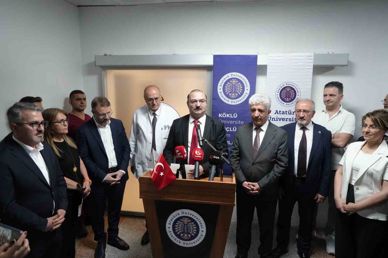 ATATÜRK ÜNİVERSİTESİ ARAŞTIRMA HASTANESİ BÜNYESİNDE, GÖZ TEDAVİLERİNDE KULLANILAN SON TEKNOLOJİYE...