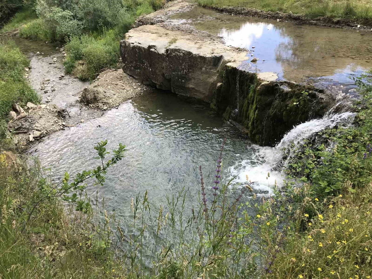 ATAYURT MAHALLESİ'NDE BULUNAN ATAYURT ŞELALESİ'NİN SOSYAL DONATILARLA DESTEKLENEREK DAHA...