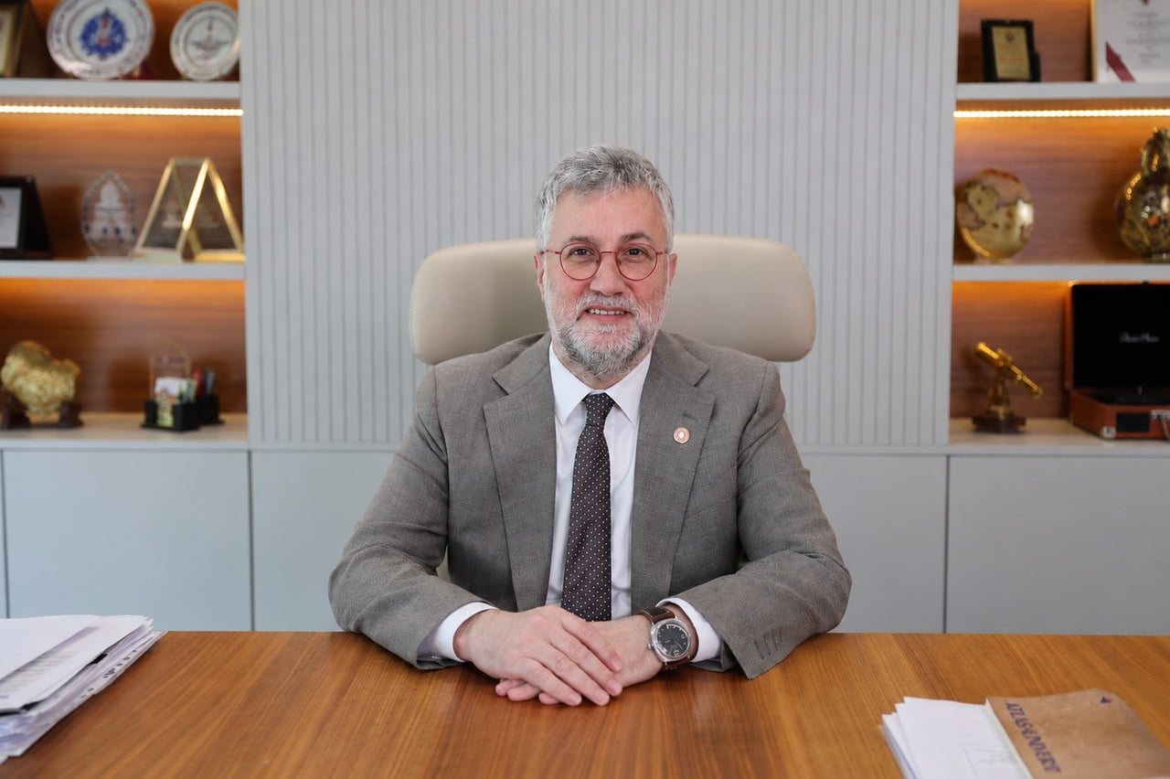 ATLAS ÜNİVERSİTESİ REKTÖRÜ, BEYİN VE SİNİR CERRAHİSİ UZMANI PROF. DR. ERSOY KOCABIÇAK