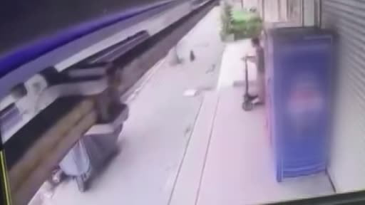 Avcılar'da scooter hırsızlığı kamerada