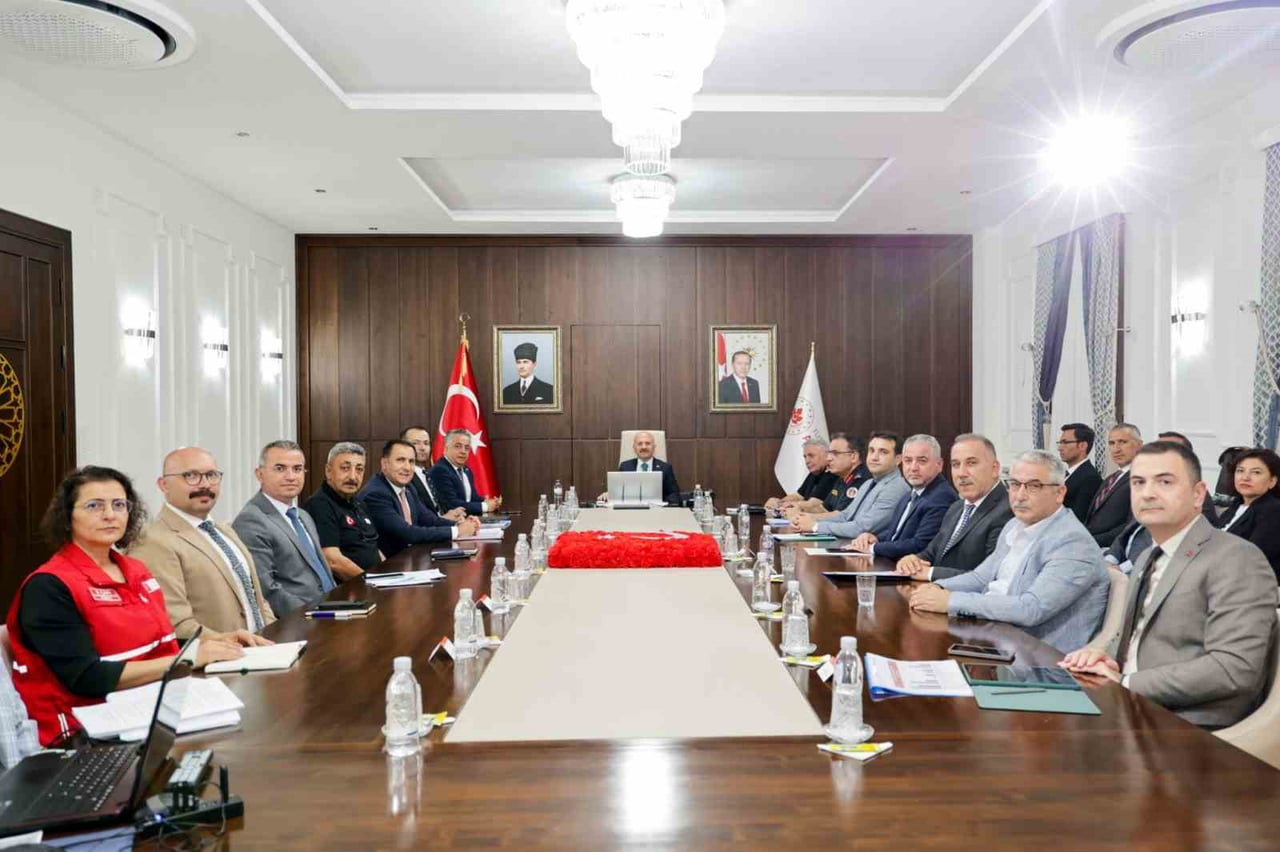 AYDIN'DA KADINA YÖNELİK ŞİDDETLE MÜCADELEDE YÜRÜTÜLEN ÇALIŞMALARIN DEĞERLENDİRİLMESİ VE KURUMLAR...