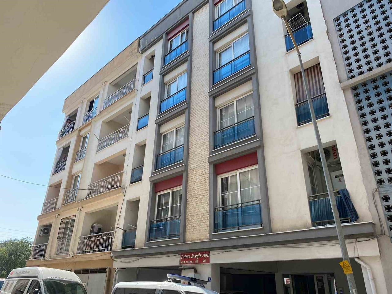 AYDIN'IN EFELER İLÇESİNDE KALDIKLARI EVİN BANYOSUNDA ARKADAŞI TARAFINDAN HAREKETSİZ BULUNAN ŞAHIS...