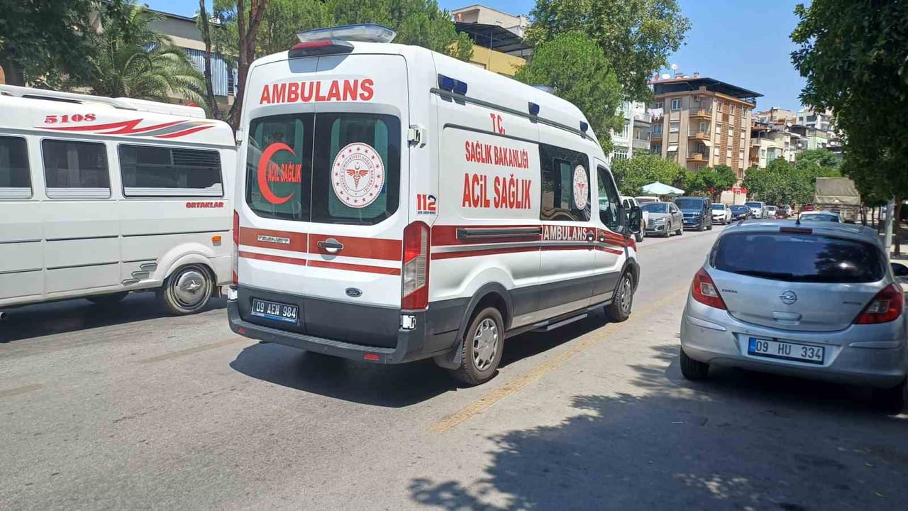 AYDIN'IN EFELER İLÇESİNDE MOTOSİKLET İLE KAMYONETİN ÇARPIŞMASI SONUCU MEYDANA GELEN KAZADA 2 KİŞİ...