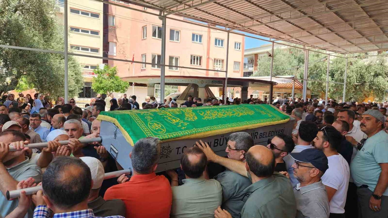 AYDIN'IN EFELER İLÇESİNDE RESMİ POLİS ARACI İLE ÇARPIŞAN MOTOSİKLETİYLE GEÇİRDİĞİ TRAFİK KAZASININ...