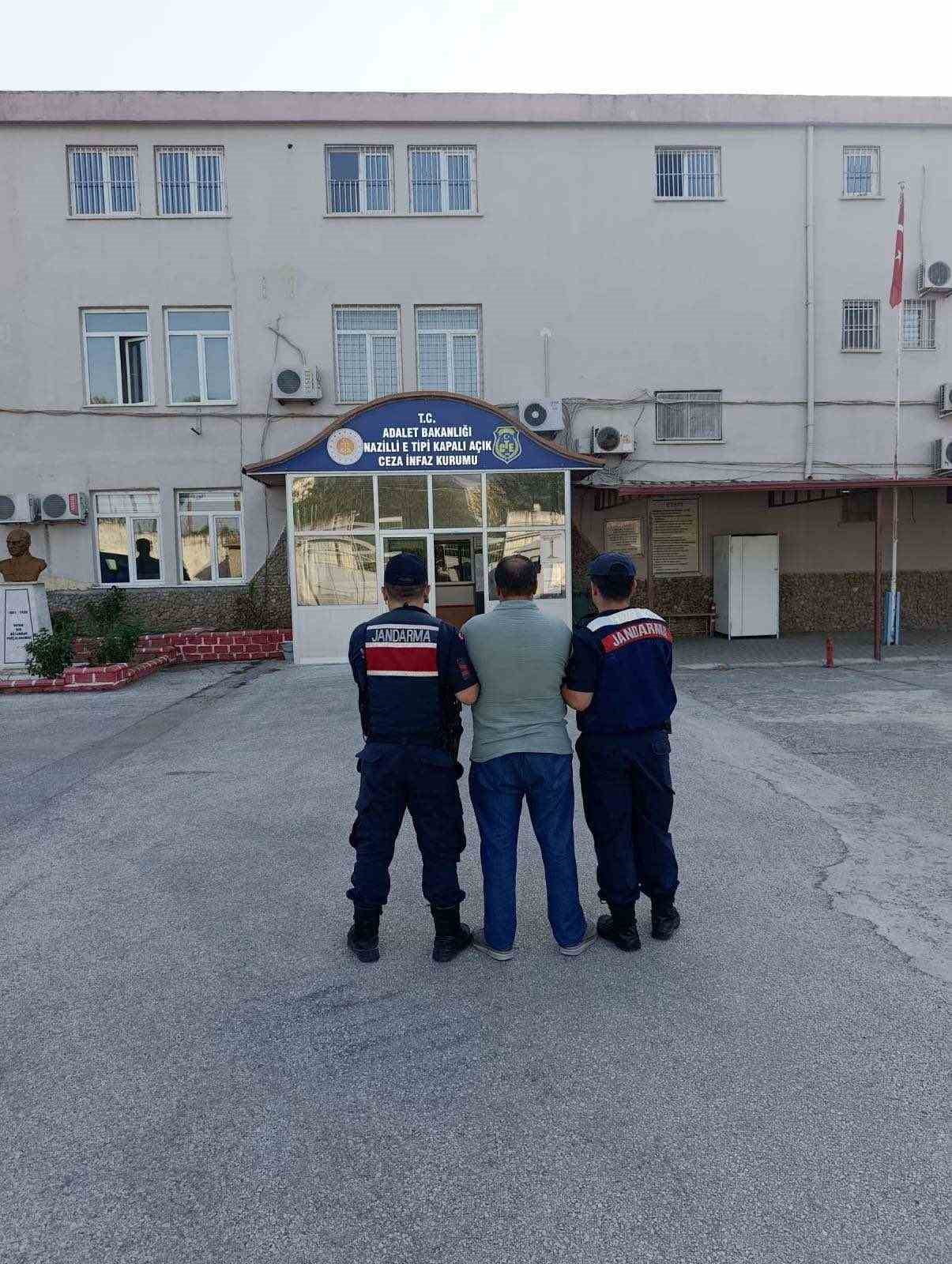 AYDIN'IN EFELER VE NAZİLLİ İLÇELERİNDE GERÇEKLEŞTİRİLEN ÇALIŞMALARDA, HAKLARINDA KESİNLEŞMİŞ HAPİS...