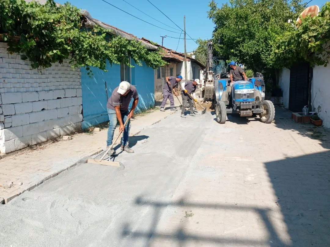 AYDIN'IN GERMENCİK İLÇESİNDE BELEDİYE EKİPLERİ, İLÇE GENELİNDE VATANDAŞLARIN YAŞAM KALİTESİNİ...