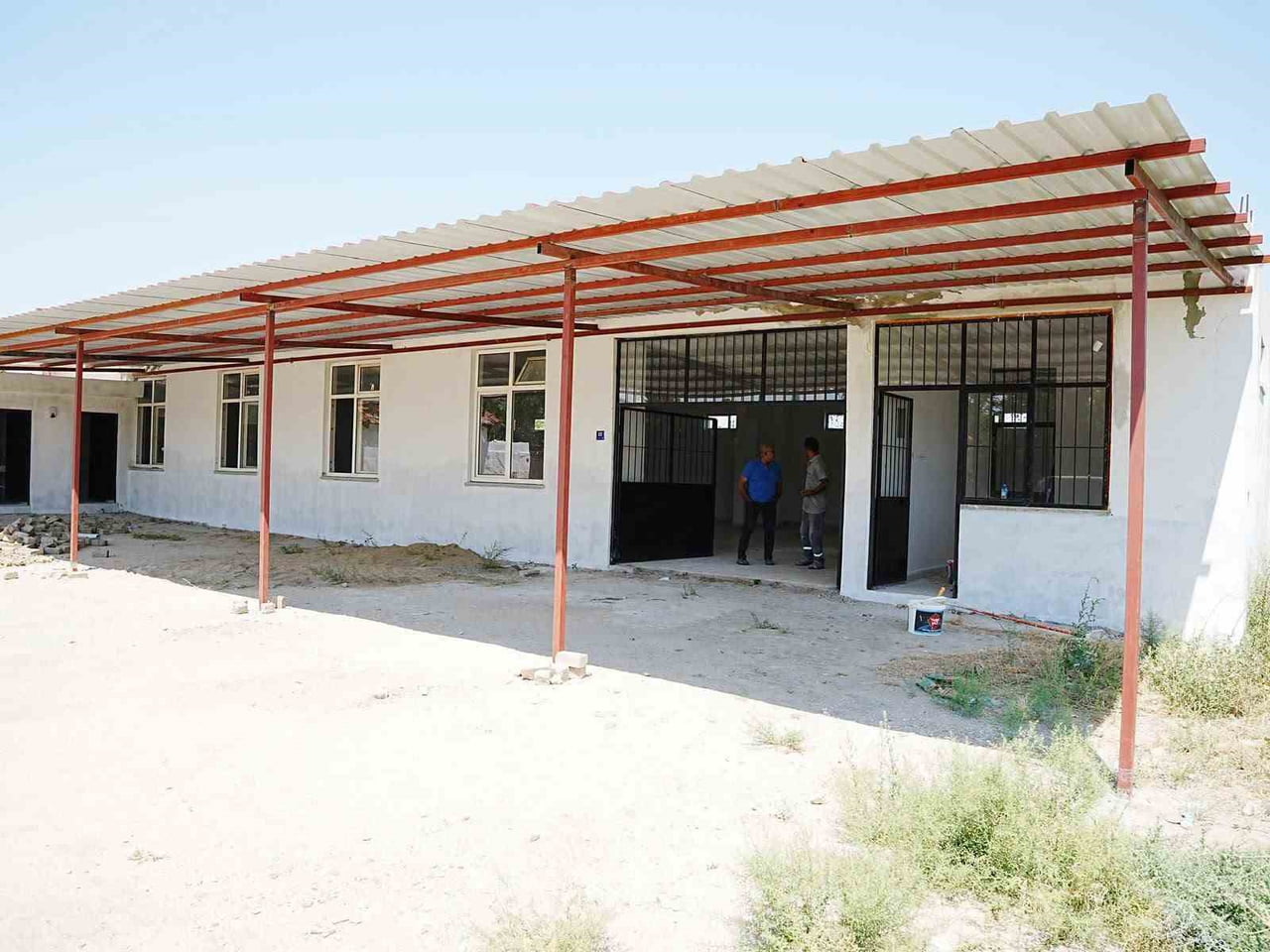 AYDIN'IN GERMENCİK İLÇESİNE BAĞLI ÜZÜMLÜ MAHALLESİ'NDE KAPALI DÜĞÜN SALONU'NDA YÜRÜTÜLEN YENİLEME...