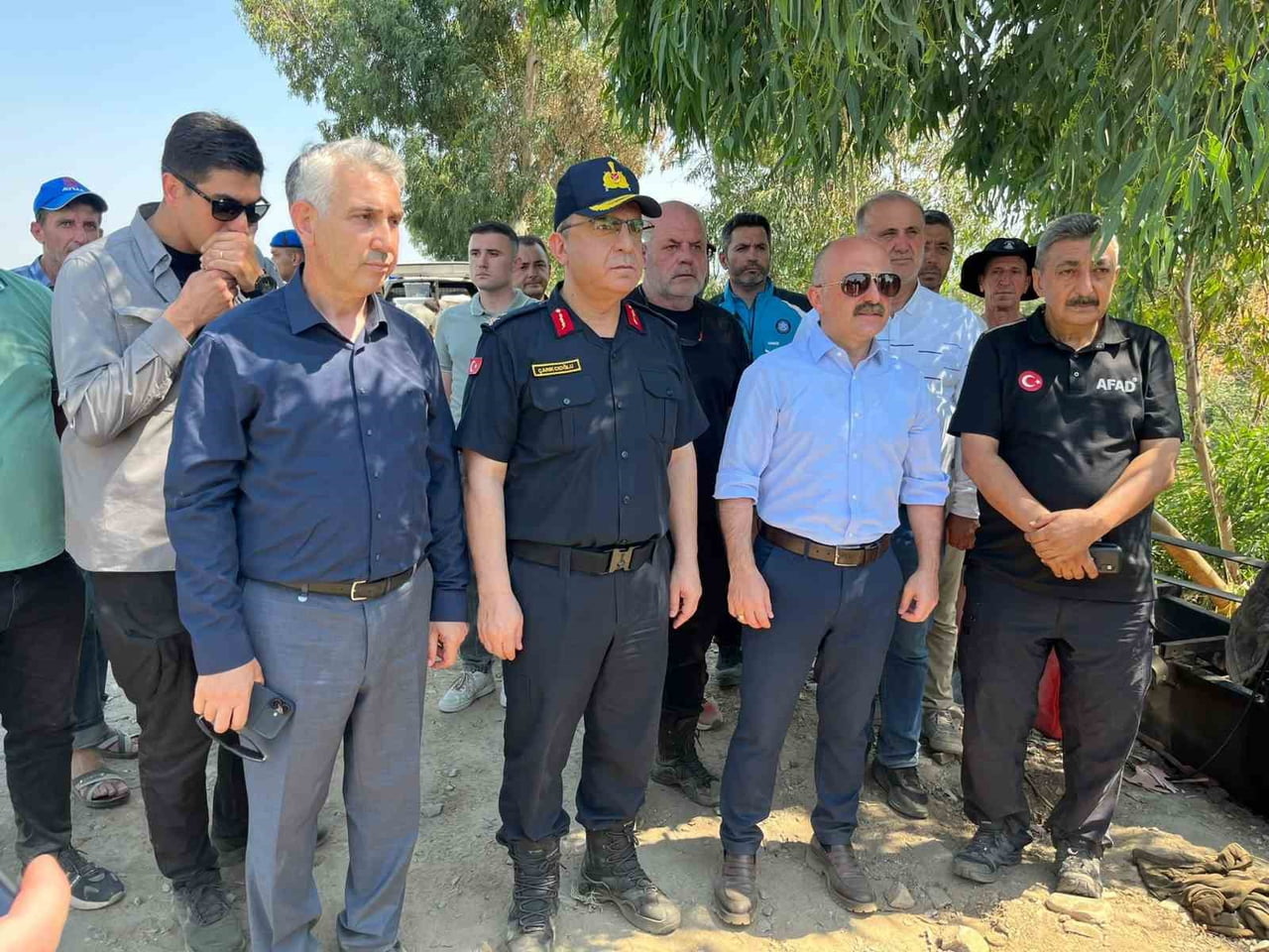 AYDIN'IN İNCİRLİOVA İLÇESİNDE SERİNLEMEK AMACIYLA BÜYÜK MENDERES NEHRİ'NE GİRDİKTEN SONRA AKINTIYA...