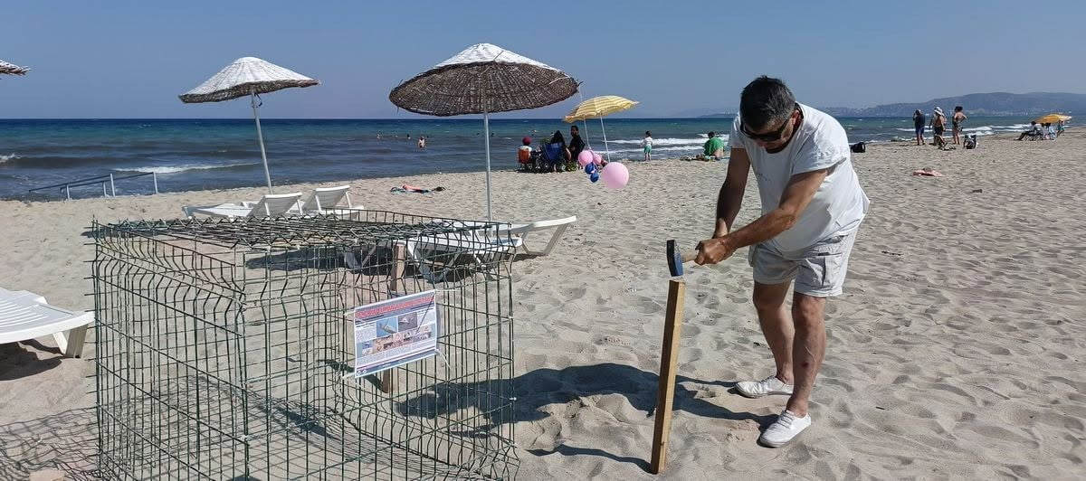 AYDIN'IN KUŞADASI İLÇESİ SAHİLLERİNDE KIYIYA VURAN 3 CARETTA CARETTANIN ARDINDAN, KUŞADASI'NDA...