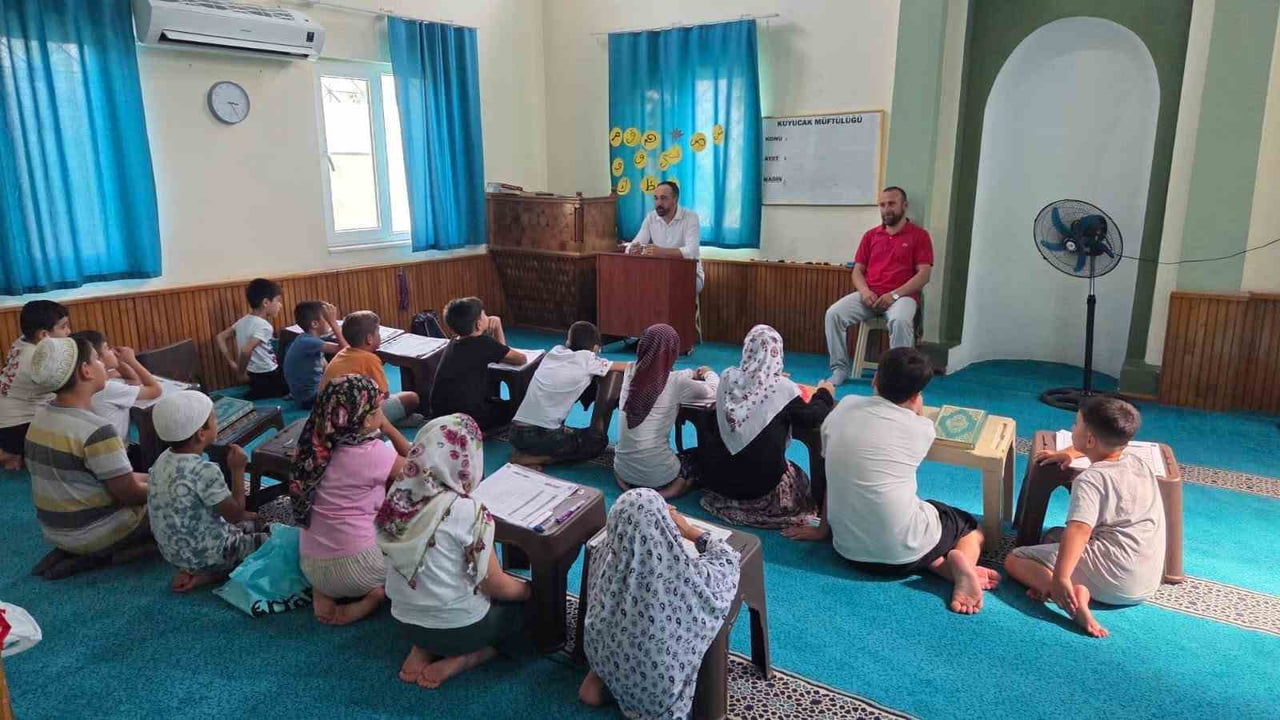 AYDIN'IN KUYUCAK İLÇESİNDE YAZ KUR'AN KURSLARINA KATILAN ÖĞRENCİLERE YÖNELİK DÜZENLENEN REHBERLİK...