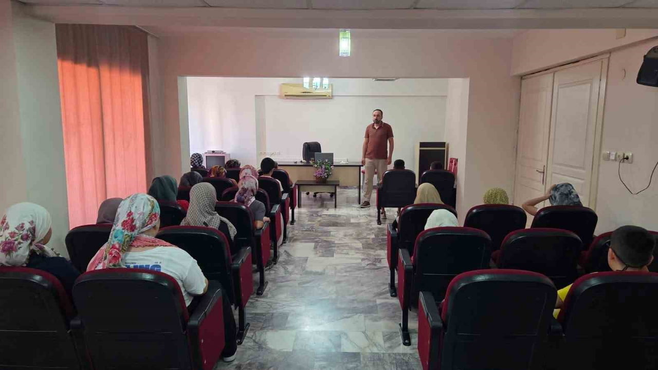 AYDIN'IN KUYUCAK İLÇESİNDE YAZ KUR'AN KURSU ÖĞRENCİLERİNE YÖNELİK DÜZENLENEN 'ARKADAŞLIK BİLİNCİ...
