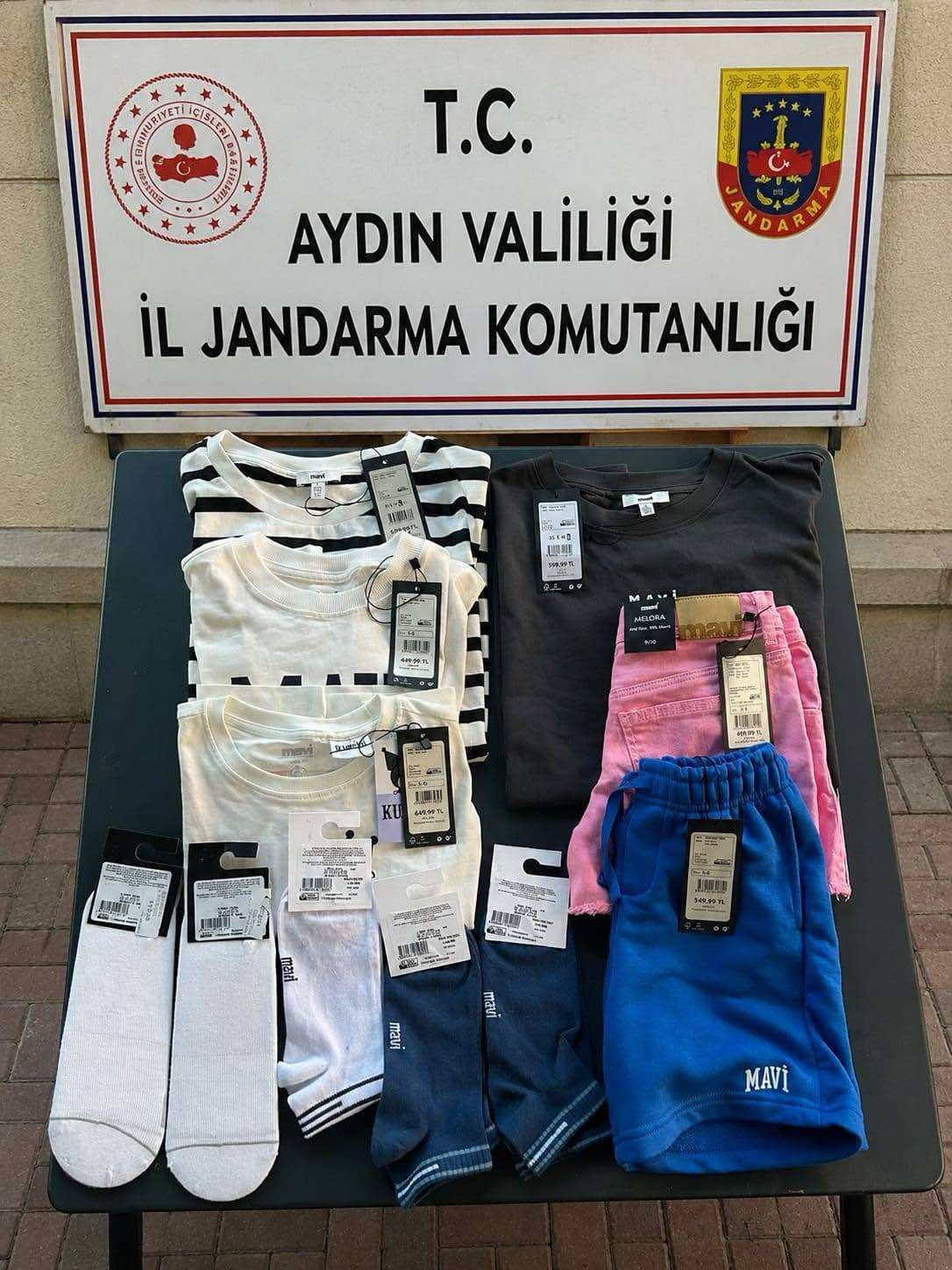 AYDIN'IN NAZİLLİ İLÇESİNDE BİR ALIŞVERİŞ MERKEZİNDEKİ MAĞAZADAN 10 BİN 500 TL DEĞERİNDEKİ ŞORT...