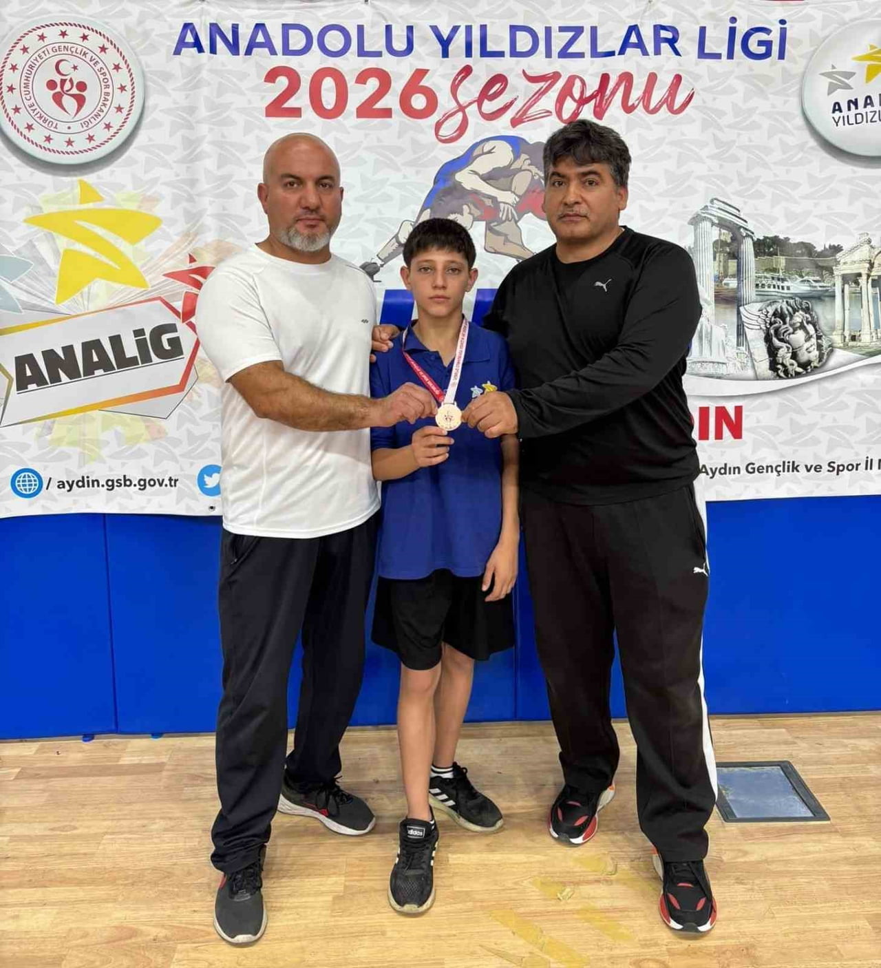 AYDIN'IN SÖKE İLÇESİNDE DÜZENLENEN ANADOLU YILDIZLAR LİGİ GREKOROMEN GÜREŞ TÜRKİYE ŞAMPİYONASI'NDA...