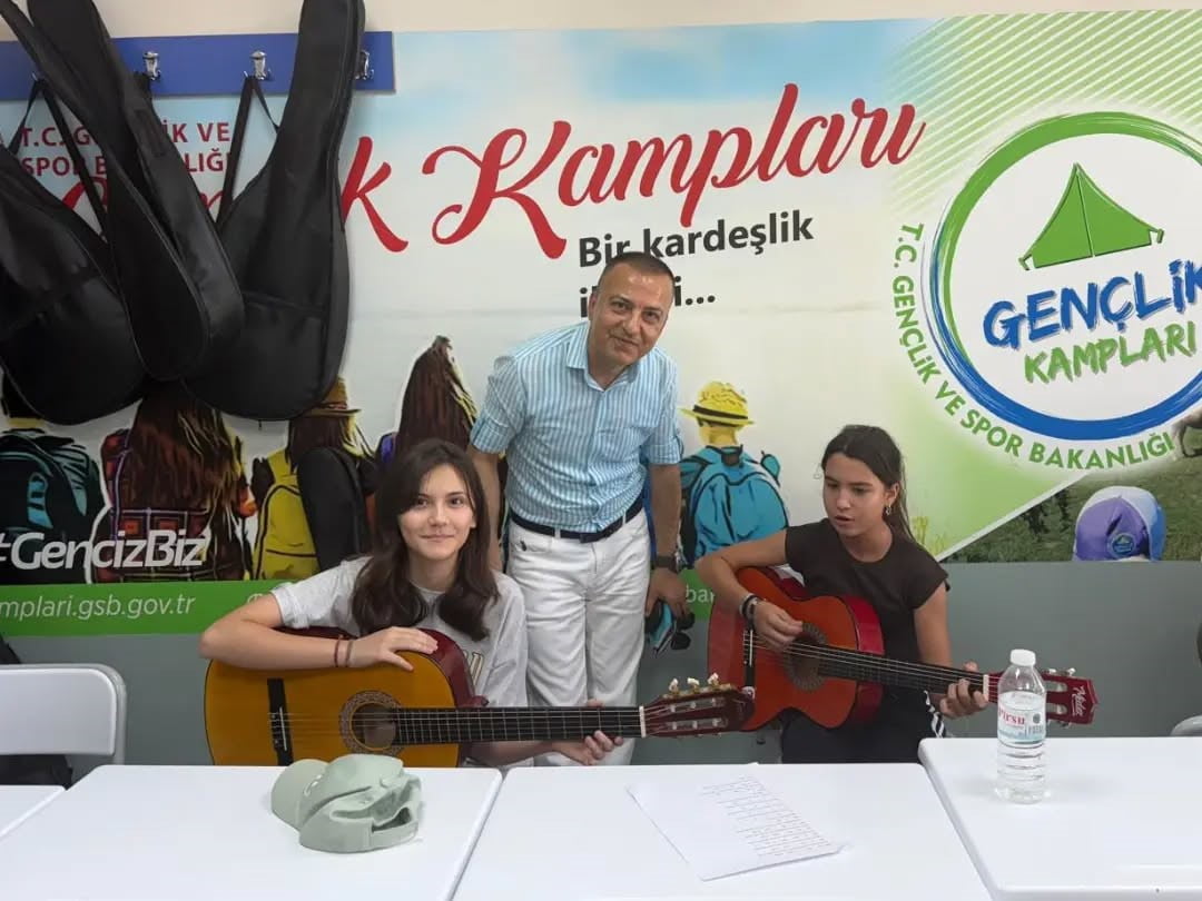 AYDIN'IN YENİPAZAR İLÇESİNDE HALK EĞİTİMİ MERKEZİ BÜNYESİNDE YAZ DÖNEMİ BOYUNCA DEVAM EDEN MÜZİK...