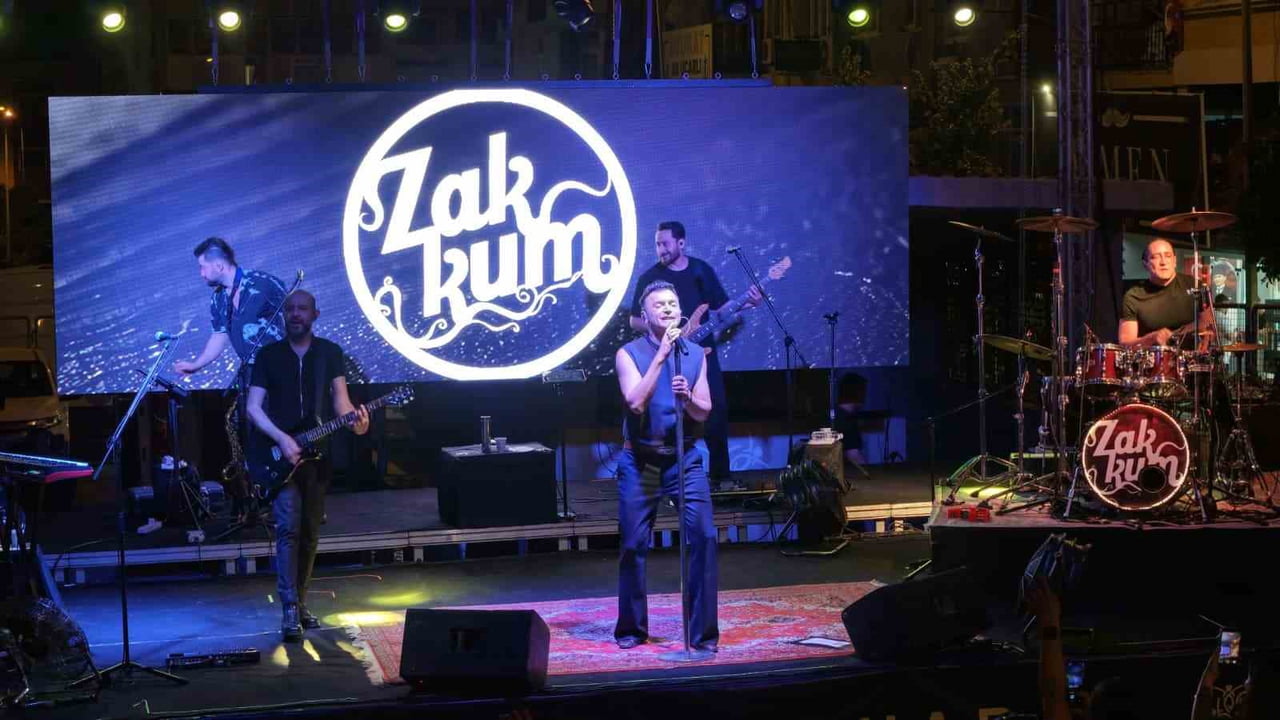 AYDIN BÜYÜKŞEHİR BELEDİYESİ TARAFINDAN DÜZENLENEN YAZ KONSERLERİ KAPSAMINDA SEVİLEN ROCK GRUBU...