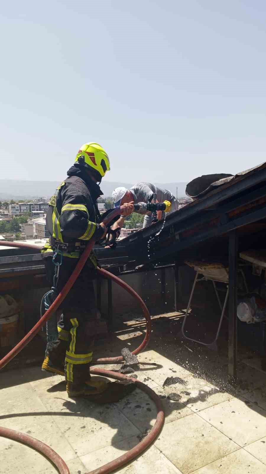 AYDIN’DA ÇATI YANGINI