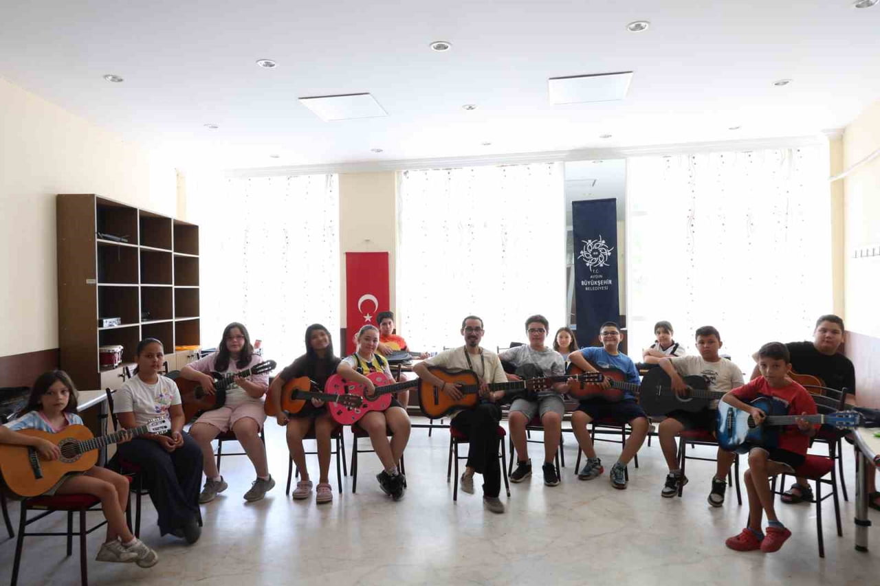AYDIN’DA ÇOCUKLAR SANATLA BULUŞUYOR